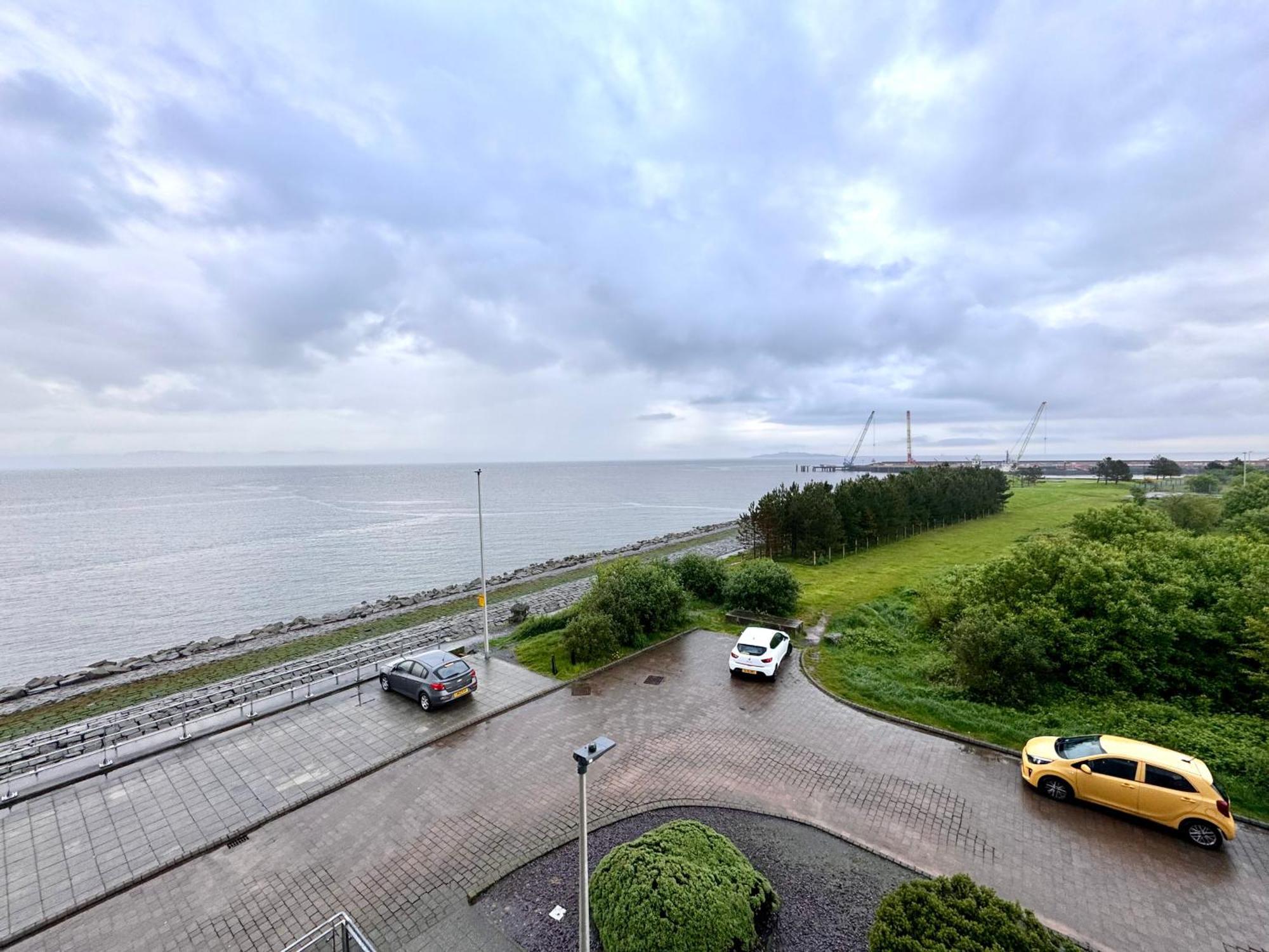Ocean Park Apartments - Oceanfront - Free Parking And Fast Wifi เอดินบะระ ภายนอก รูปภาพ