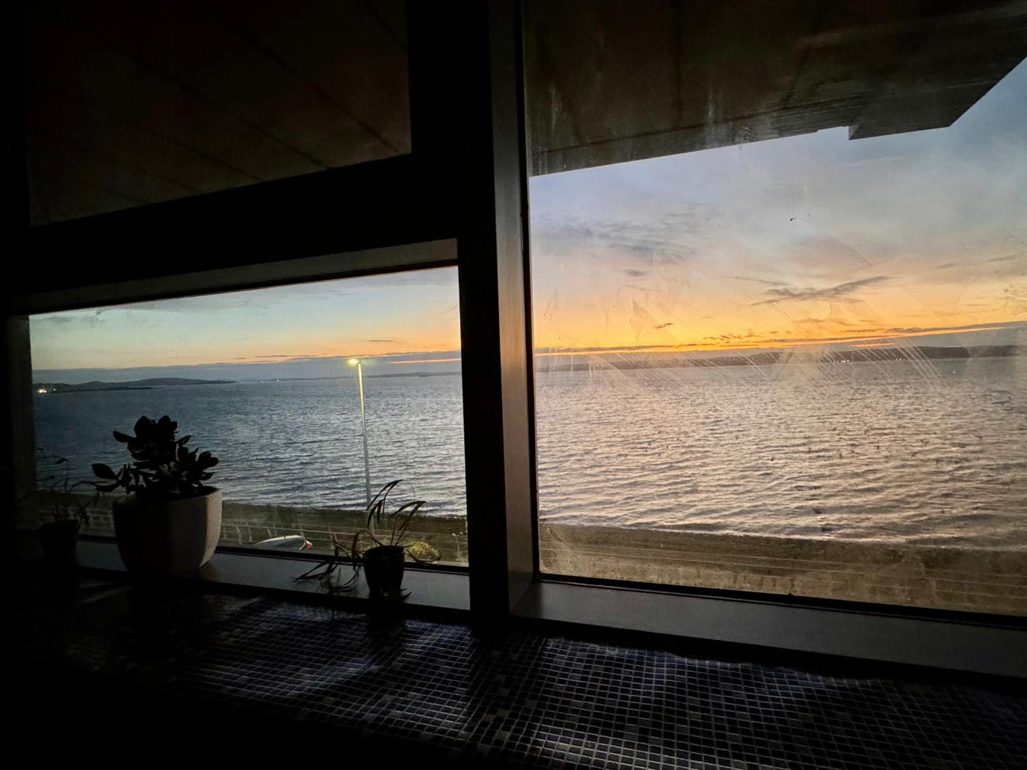 Ocean Park Apartments - Oceanfront - Free Parking And Fast Wifi เอดินบะระ ภายนอก รูปภาพ