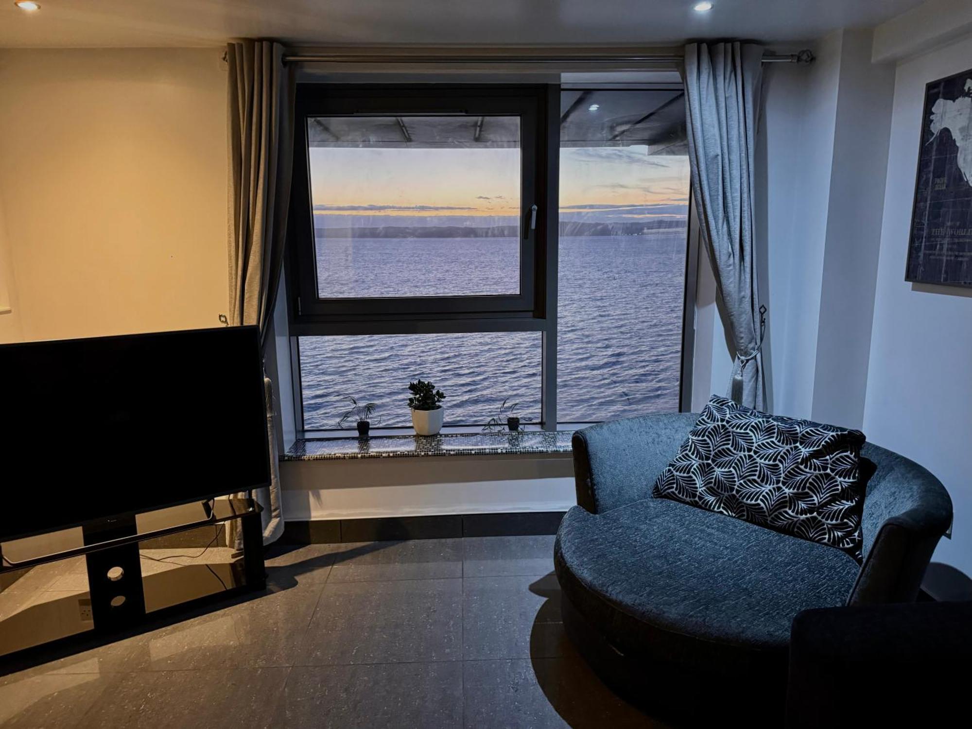 Ocean Park Apartments - Oceanfront - Free Parking And Fast Wifi เอดินบะระ ภายนอก รูปภาพ