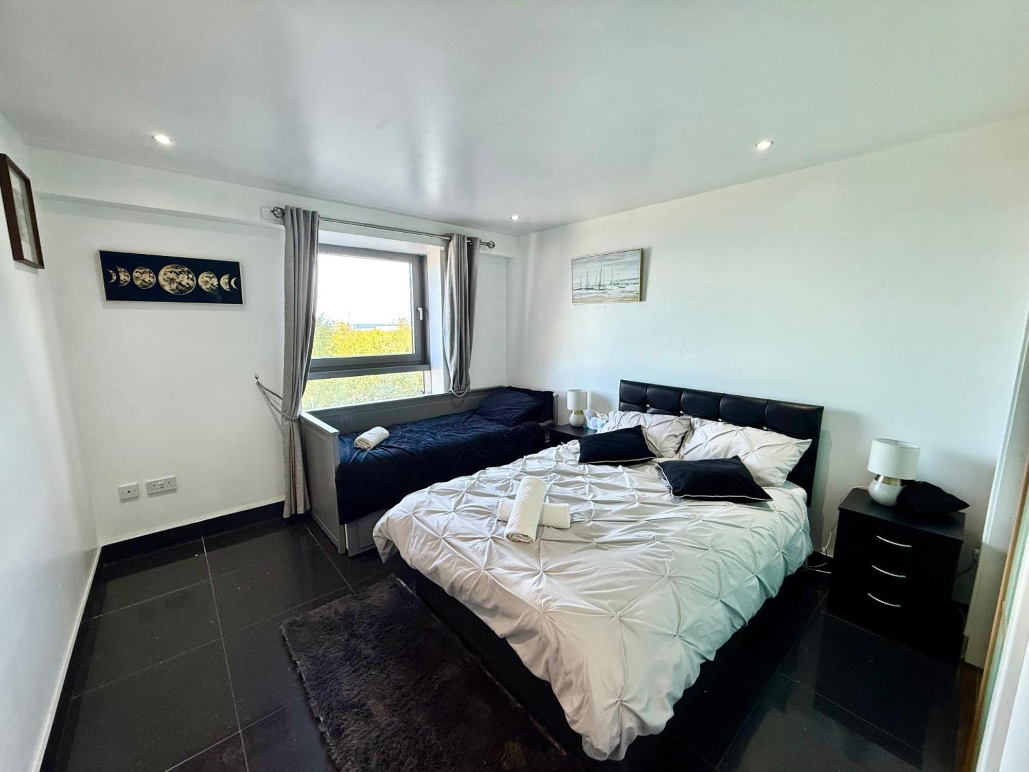 Ocean Park Apartments - Oceanfront - Free Parking And Fast Wifi เอดินบะระ ภายนอก รูปภาพ