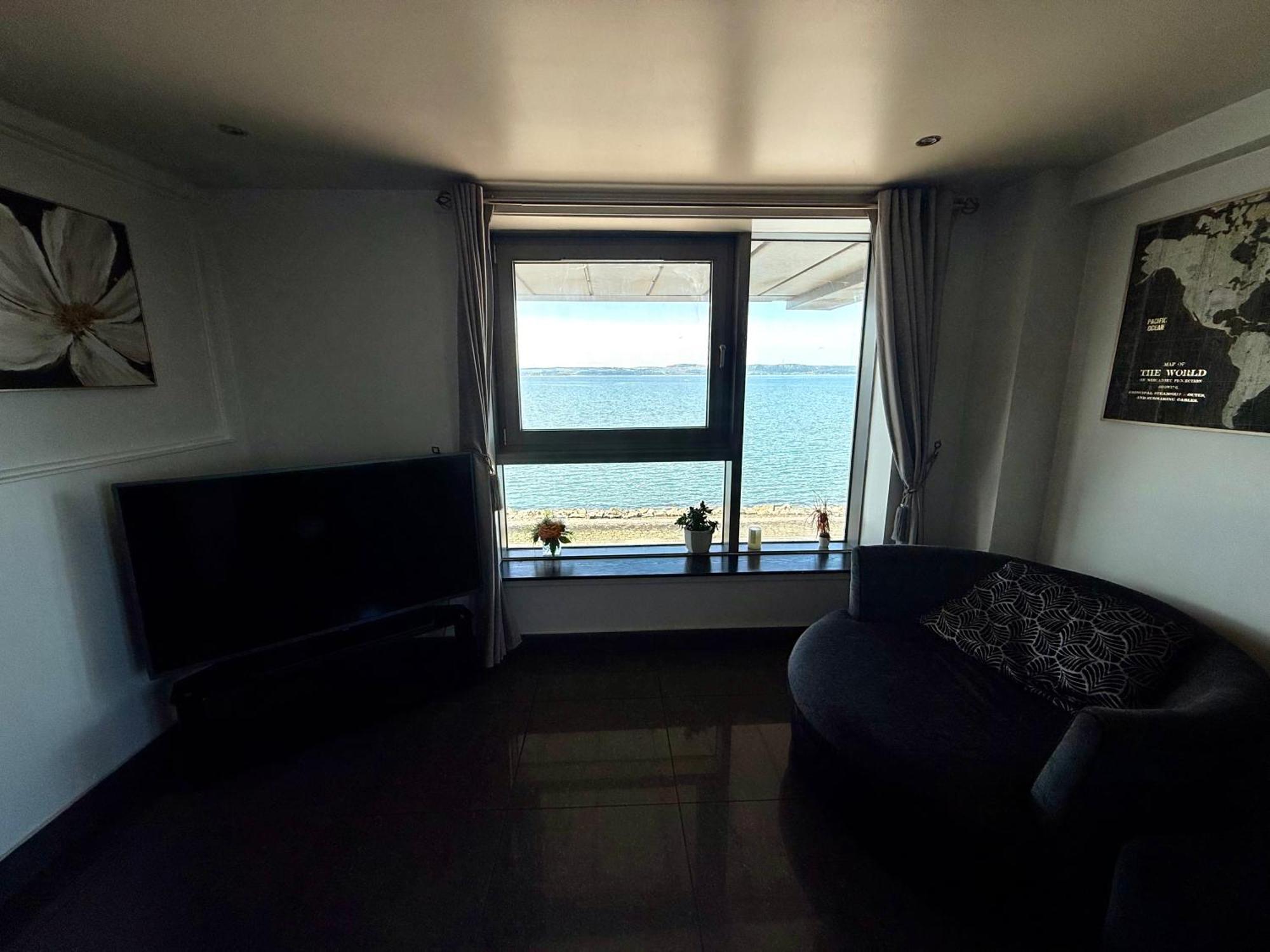 Ocean Park Apartments - Oceanfront - Free Parking And Fast Wifi เอดินบะระ ภายนอก รูปภาพ